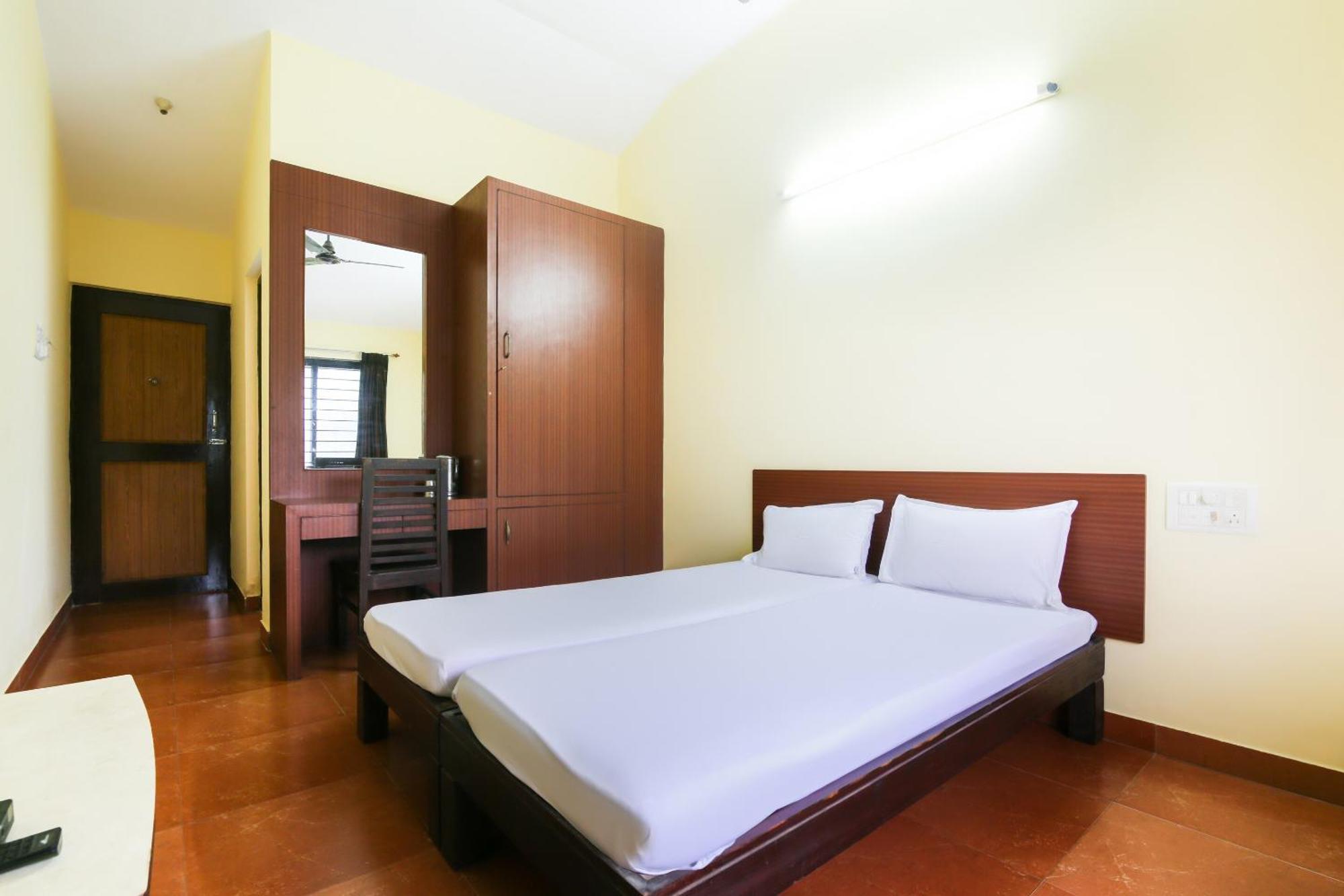 Hotel O Raviraj Classic Cana 外观 照片